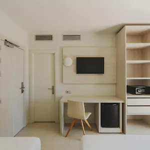 https://hotel-mediterraneo-park.topcostabravahotels.com